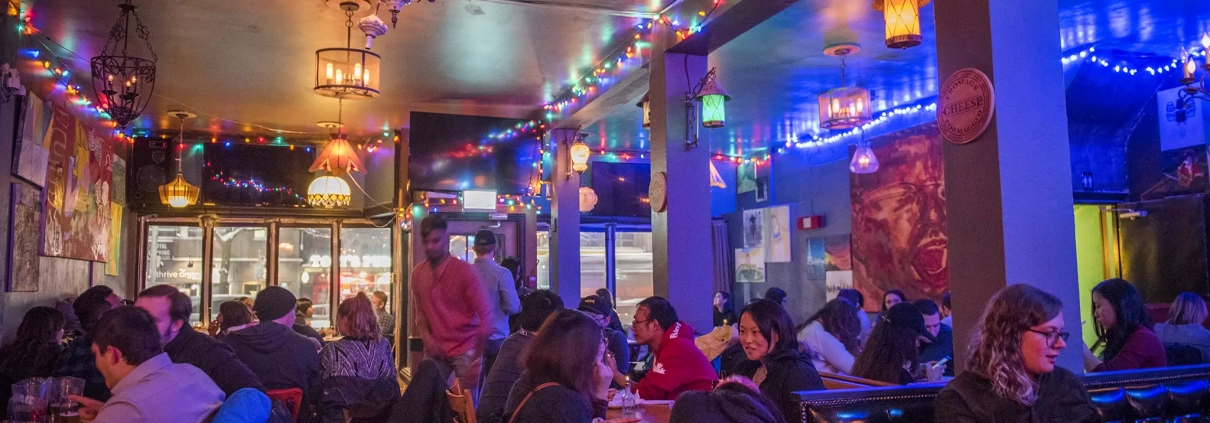 How Is The Ambiance Of A Toronto Bar?