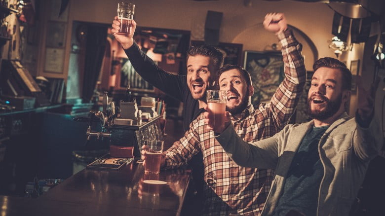 Why Knowing How To Order A Drink At A Nightclub Is Important